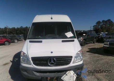 2011 Mercedes-Benz Sprinter 2500 High Roof из США, поврежденный, VIN WD3PE8CB4B5582809